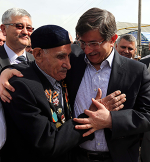 Davutoğlu: Soğuk savaş prangalarını ayağımızdan çıkardık