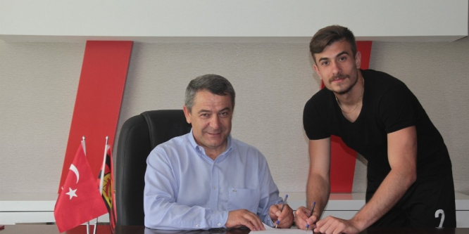 Genç yetenek 5 yıl daha Eskişehirspor’da