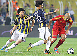 Fenerbahçe pes etmiyor : 2-1