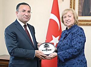 Bozdağ’dan Türklere ‘Bakıcı aile olun’ çağrısı