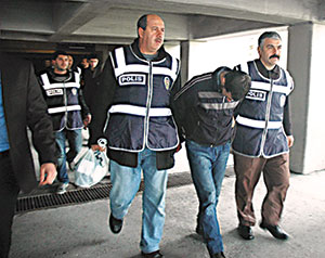 Karadayı’nın avukatını soyan zanlı adliyede