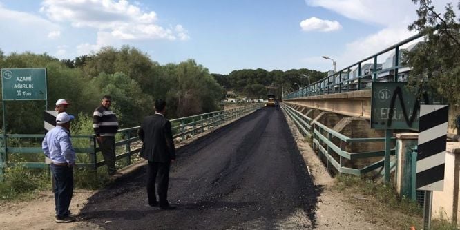 Regülatör köprüsüne sıcak asfalt