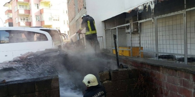 Kömürlükte yangın çıktı