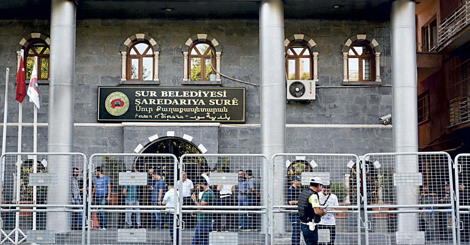 28 belediyeye kayyım