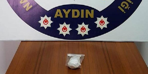 28 gram eroinle yakalanan 2 kişi tutuklandı
