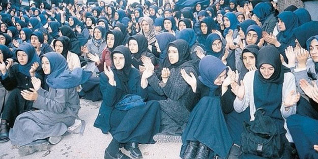 28 Şubat mağduru Kapu: Biz fetöcüler gibi okulu değil, başörtümüzü tercih ettik