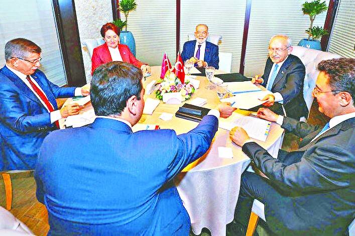 ‘28 Şubat üzerinden milletin aklıyla dalga geçiyorlar’