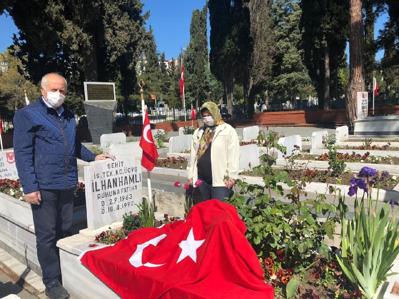 28 yıl sonra şehit oğlunun kabrine gidemedi 