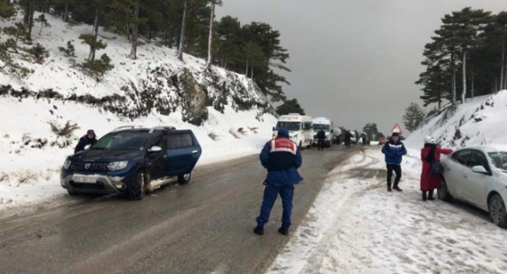 2.800 Rakımda Kar Esareti: Ekipler Zamanla Yarıştı!