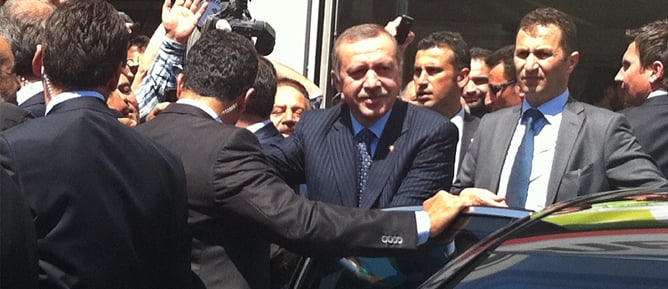 Başbakan Erdoğan’dan esnaf ziyareti