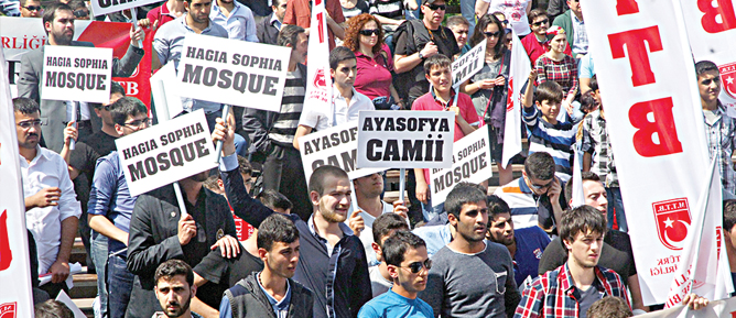 Ayasofya’ya özgürlük yürüyüşü