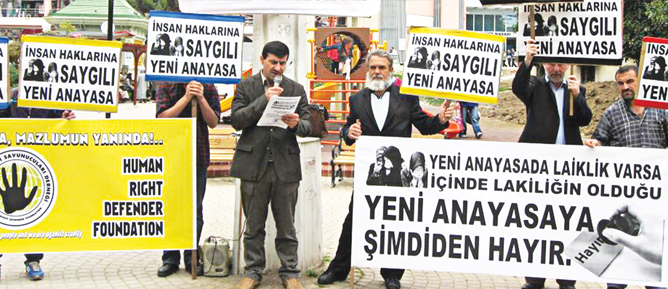 Anayasada laiklik olmasın