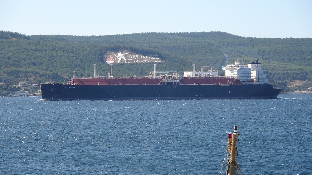 290 metrelik dev tanker Çanakkale Boğazını kapattı 