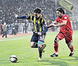 Fener resmen yarı finalde