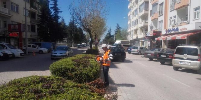 Beyşehir’deki park ve bahçelerde mesai hız kazandı
