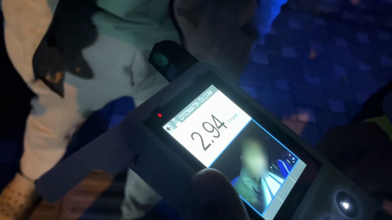 2.94 promil alkollü sürücünün sözleri pes dedirtti! Önce tehdit etti, sonra çorba içmeye çağırdı