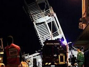 Gemi, kontrol kulesine çarptı: 3 ölü, 6 kayıp
