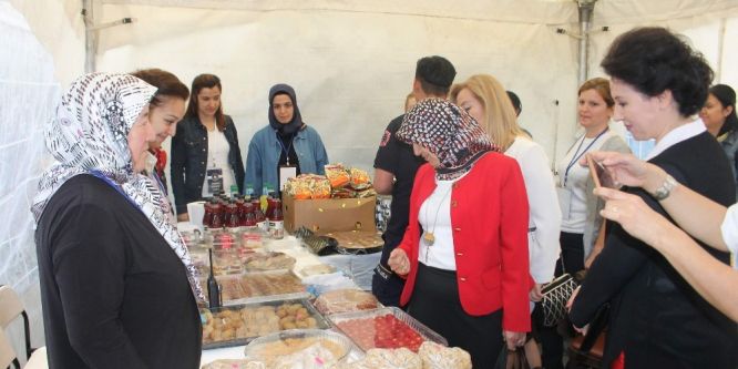 Şehit çocukları için kermes açıldı
