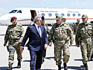 Org. Özel, Altay ve Atak’ı inceledi