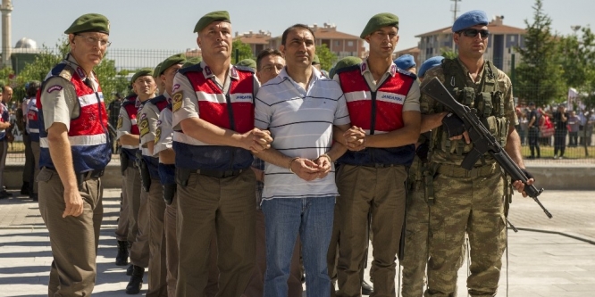 Özel Harekatı bombalayarak 50 polisi şehit eden pilot hakim karşısında