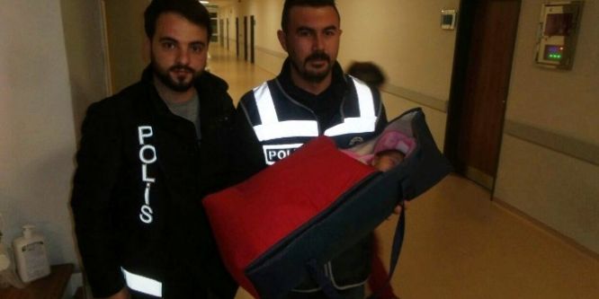 Paket ihbarı aldılar, içinden bebek çıktı