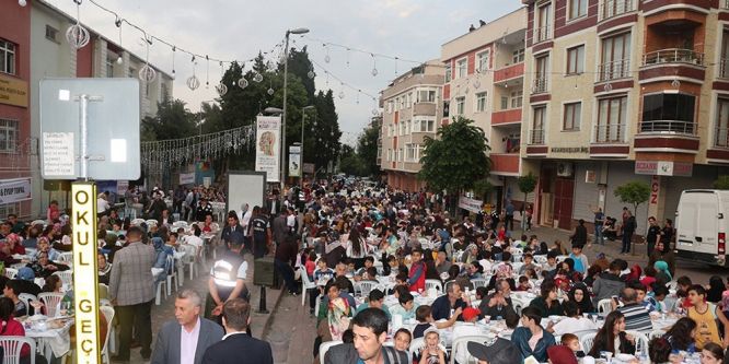 Mahallece iftar yaptılar