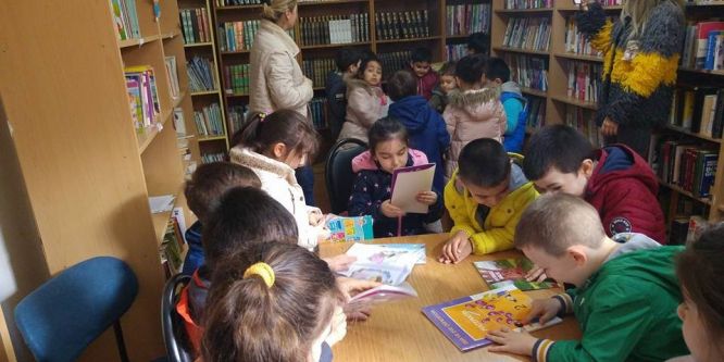 Kitap dostu minikler