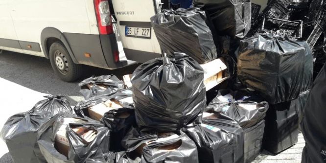 Sebze kasalarından kaçak sigara çıktı