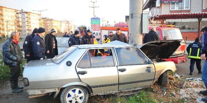 Kaza yapan otomobilde can pazarı yaşandı