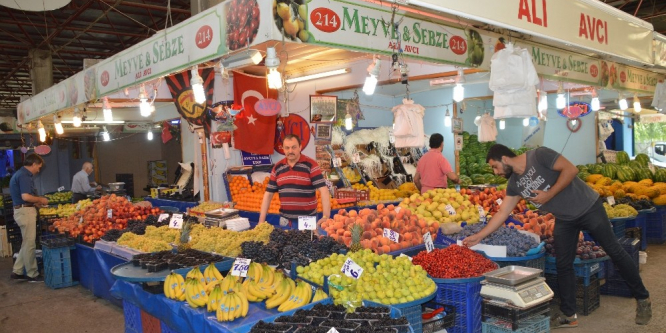 Meyve fiyatları 4 yıl öncesine göre daha ucuz