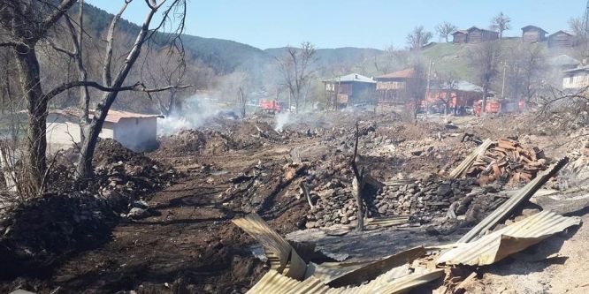 Çorum’da köy yangını