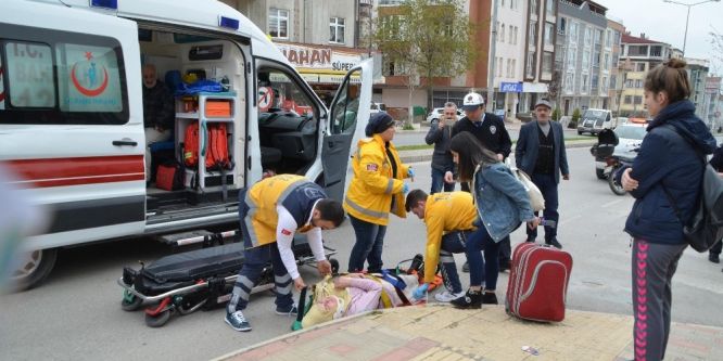 Otomobilin çarptığı yaya yaralandı
