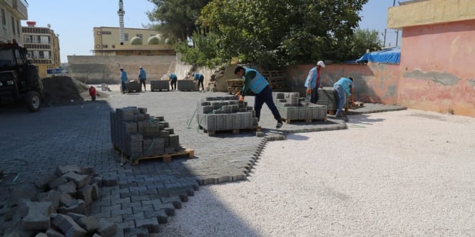 55 bin metrekarelik alanın 45 metrekaresinde parke taşı döşendi