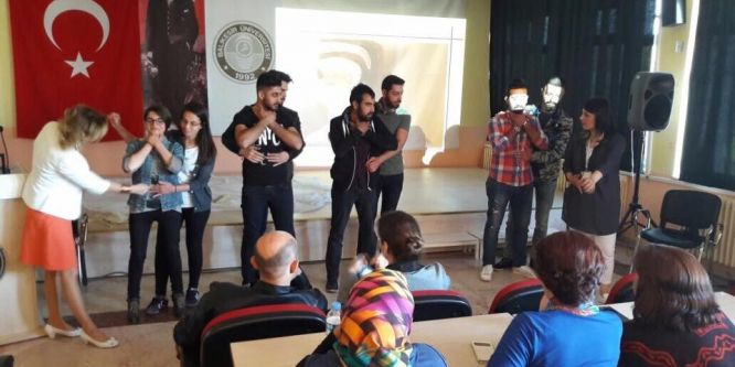 Üniversite öğrencilerine ilkyardım eğitimi verildi