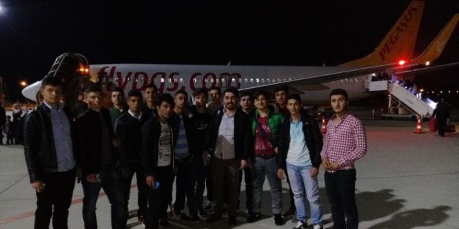 Sasonlu 15 öğrenci Prag’a gönderildi