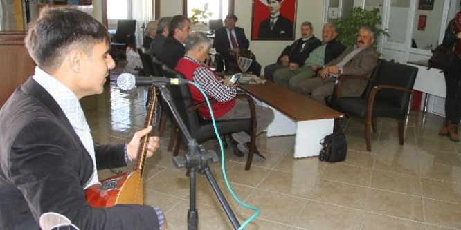 38 yıllık müdüre sazlı sözlü veda edildi