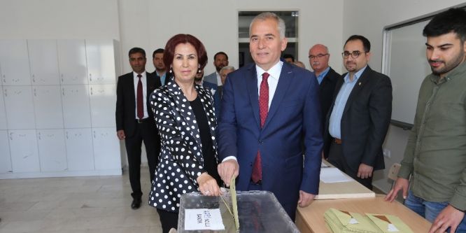 Başkan Osman Zolan oyunu kullandı