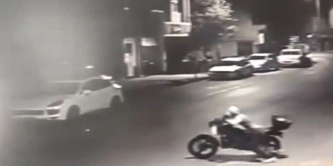 Sahur vakti park halindeki motosikleti çaldı