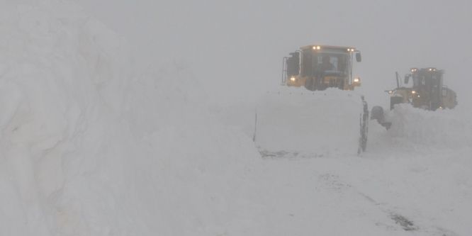 Hakkari'da çalışmalar sürüyor