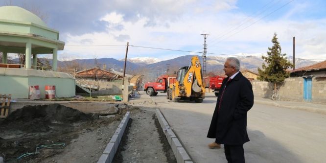 İbadethanelerin çevre düzenlemeleri devam ediyor