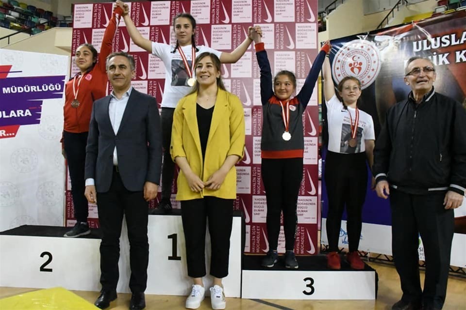 2.Uluslararası Yasemin Adar güreş turnuvası tamamlandı 