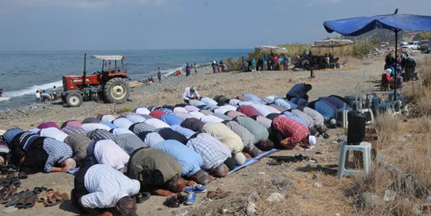 3-4 ay boyunca yağış olmayınca, yağmur duasına çıktılar