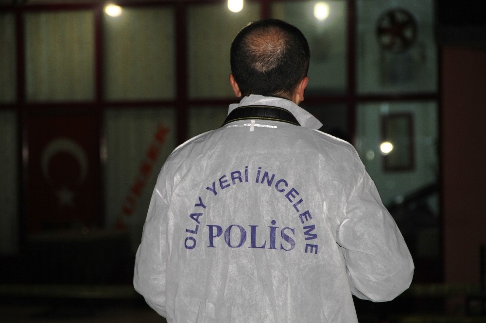 3 akrabasını öldürüp, 4’ünü de ağır yaralayan zanlı yakalandı 