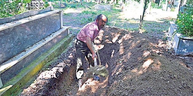 3 arkadaşını kurtardı kendisi can verdi