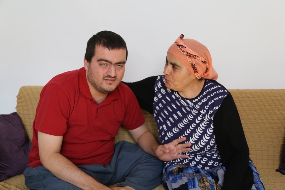 3 aydır diş ağrısı çeken engeli Tayfun için Sağlık Bakanlığı devreye girdi 