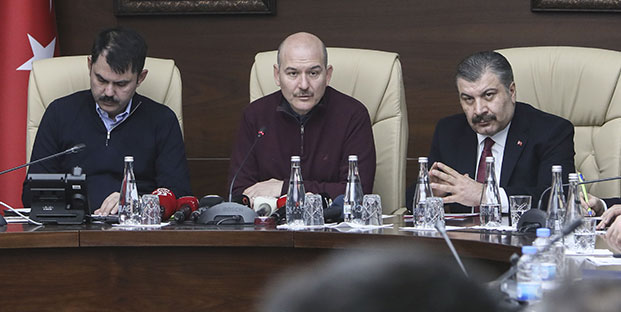 3 bakandan deprem açıklaması!