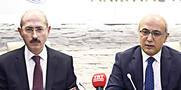 3 bakanlıkta devir-teslim