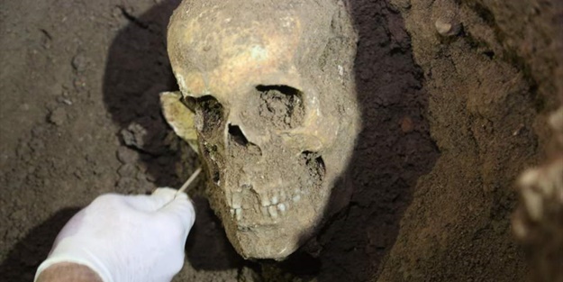 3 bin 500 senelik 9 mezar bulundu!