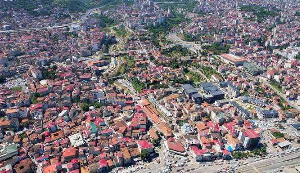 3 bin kilometreden gelip memleketini görüntüledi