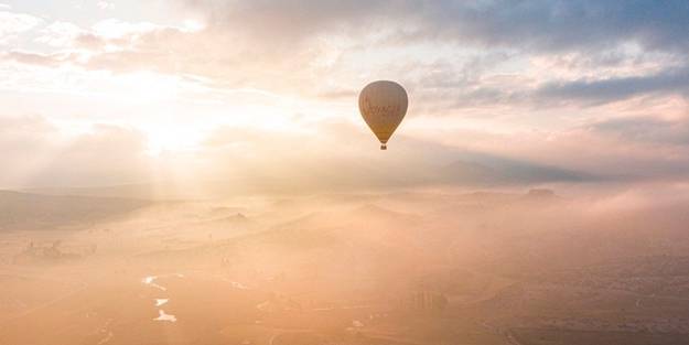 Sıcak hava balonları, 3 bin yıllık vadide yeniden uçuşa başladı